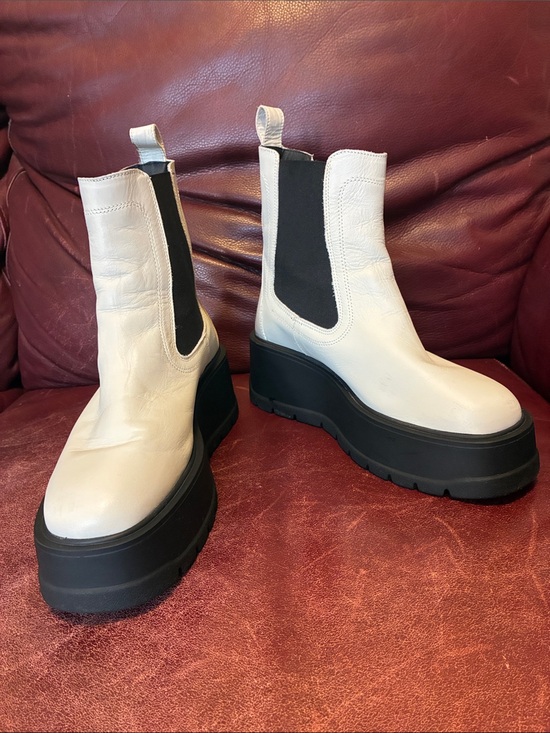 Intervalle Shoes - Intervalle Platform Chelsea Boots in White Leather W7.5